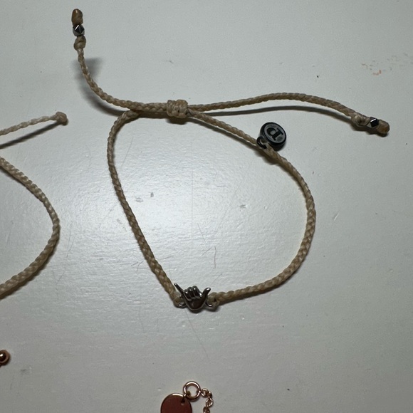 6 assorted Pura Vida bracelets - Picture 6 of 12